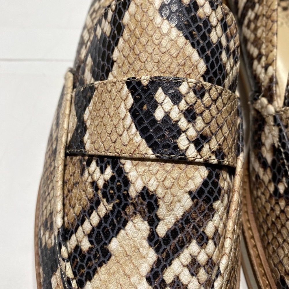 Vince Camuto Leather Tan&Black Snake Print Woman’s Slip  On Loafers 9.5 - Picture 5 of 12